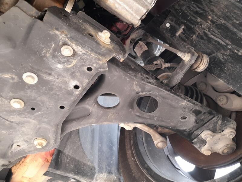 Recambio de brazo suspension inferior delantero izquierdo para opel corsa f (p2jo) 1.2 (68) referencia OEM IAM 9857903080  