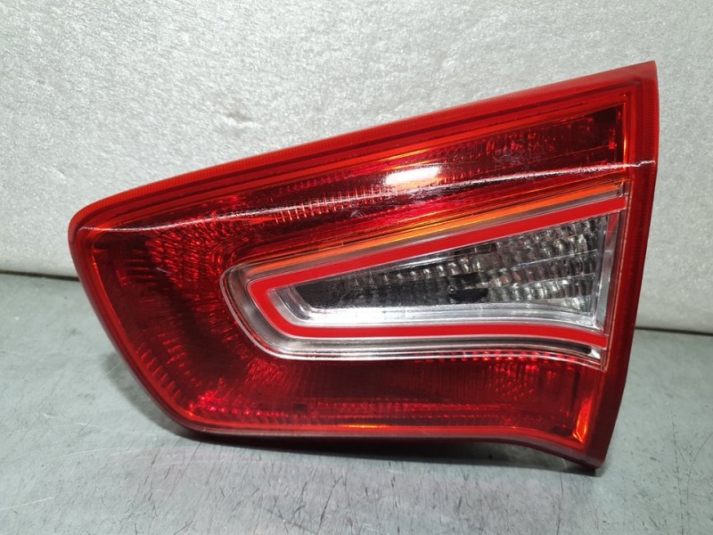 Recambio de piloto trasero derecho para kia sportage drive 4x2 referencia OEM IAM SIN REF  INTERIOR