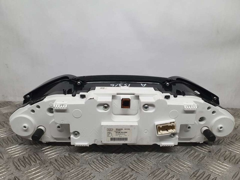 Recambio de cuadro instrumentos para peugeot 308 gt referencia OEM IAM 9832748280 0222189333 