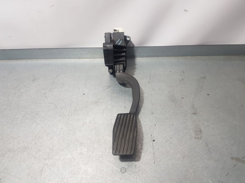Recambio de potenciometro pedal para opel corsa d cosmo referencia OEM IAM 13305804  BITRON