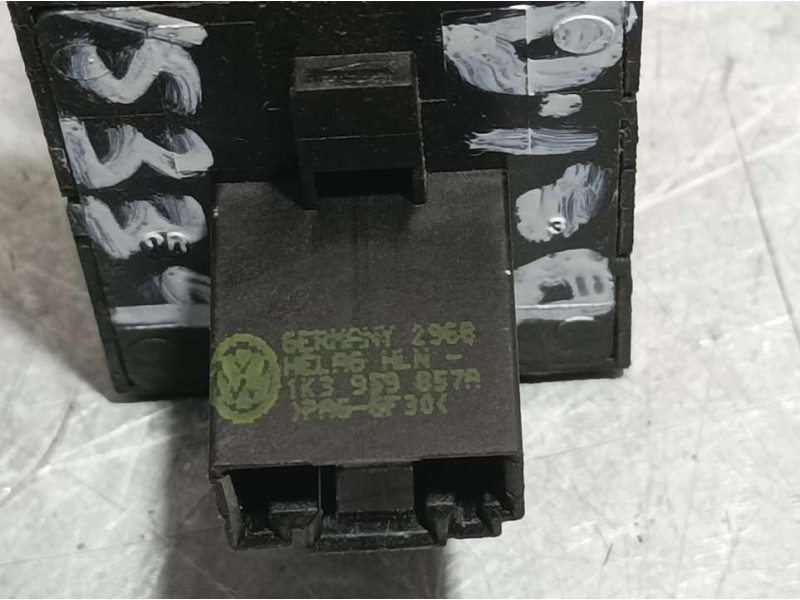 Recambio de mando elevalunas delantero izquierdo para volkswagen golf vi (5k1) advance referencia OEM IAM 1K3959757A  