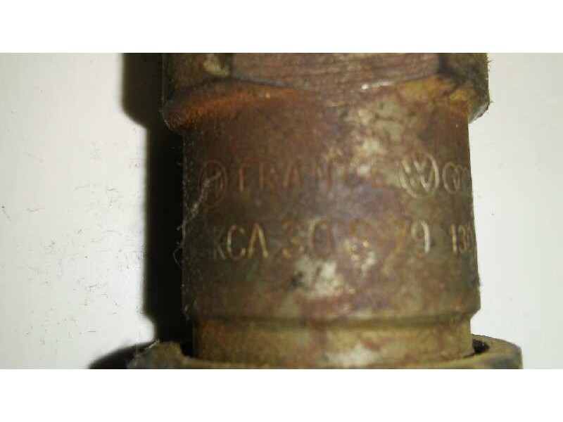 Recambio de inyector para volkswagen polo berlina (6n1) 1.9 diesel referencia OEM IAM KCA30S79  068130202F