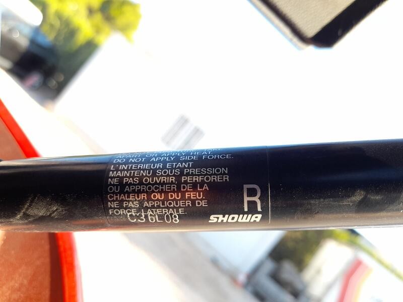 Recambio de amortiguadores maletero / porton para mazda 5 (cr) 2.0 cd (cr19) referencia OEM IAM C23563620E  