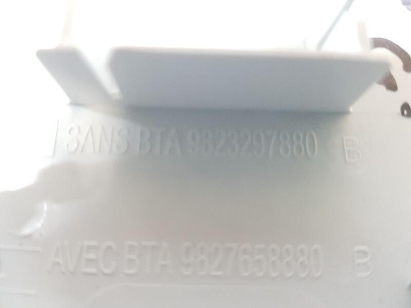 Recambio de luz interior para peugeot 208 (p2) active pack referencia OEM IAM 9823297880  