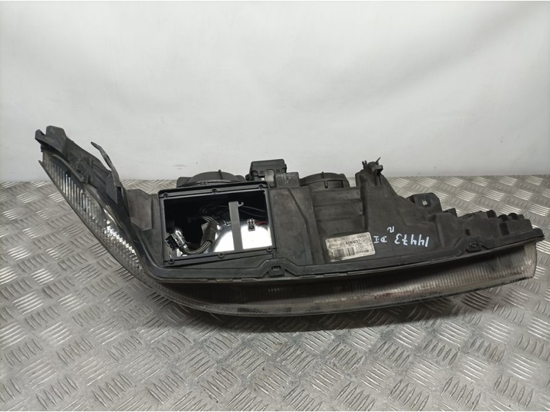 Recambio de faro izquierdo para renault laguna ii grandtour (kg0) dynamique referencia OEM IAM 8200163323 89006908 XENÓN
