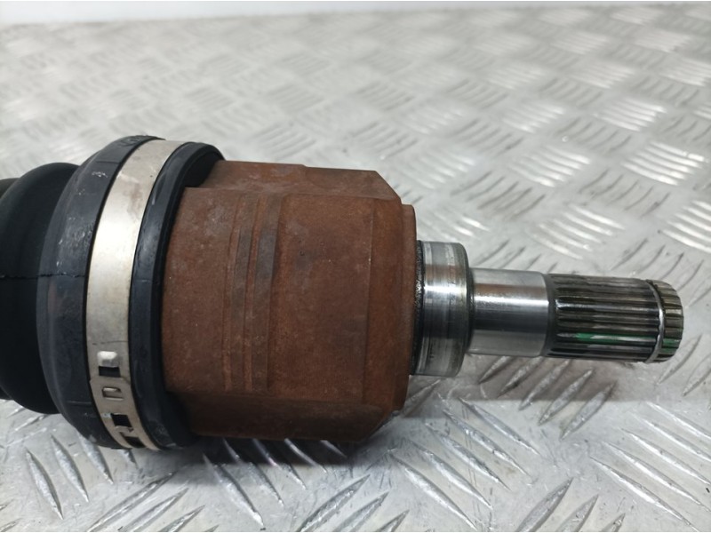 Recambio de transmision delantera izquierda para kia sportage drive 4x2 referencia OEM IAM 495002Y800SJ  