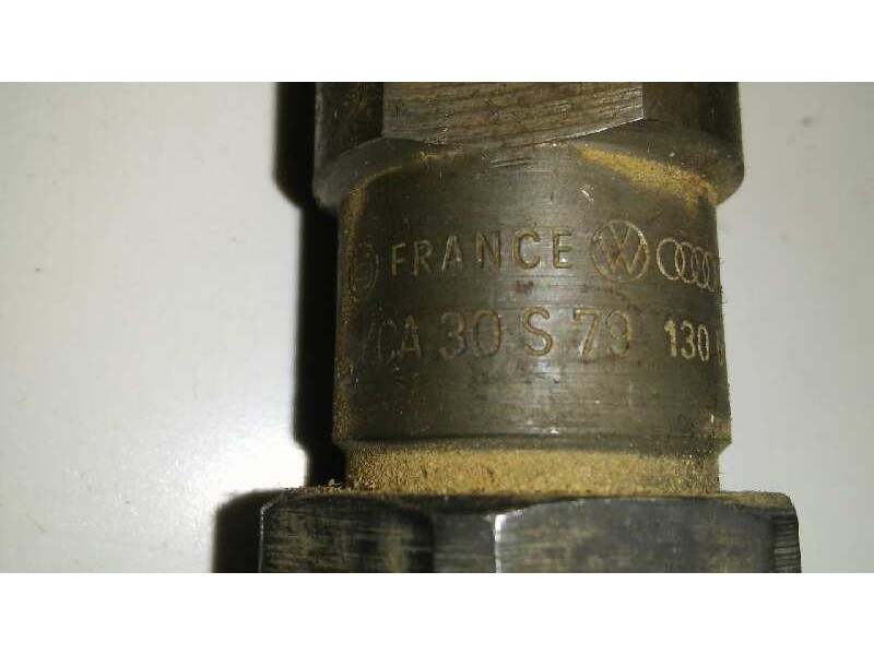 Recambio de inyector para volkswagen polo berlina (6n1) 1.9 diesel referencia OEM IAM KCA30S79  068130202F