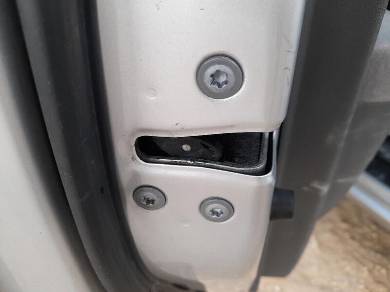 Recambio de cerradura puerta delantera izquierda para toyota prius (hw2) 1.5 hybrid (hw20) referencia OEM IAM 6904047081  