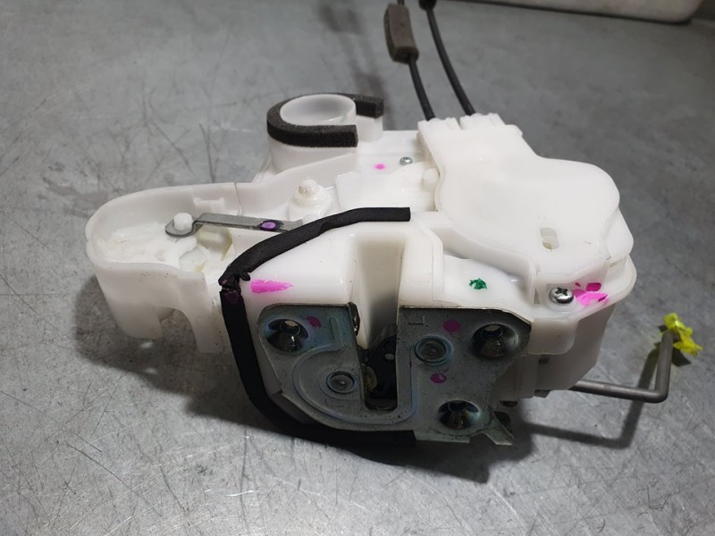 Recambio de cerradura puerta delantera izquierda para mitsubishi space star 120 kaiteki referencia OEM IAM SIN REF  5 PINES