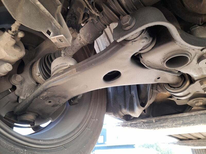 Recambio de brazo suspension inferior delantero derecho para mazda 5 (cr) 2.0 cd (cr19) referencia OEM IAM CD9934300A  