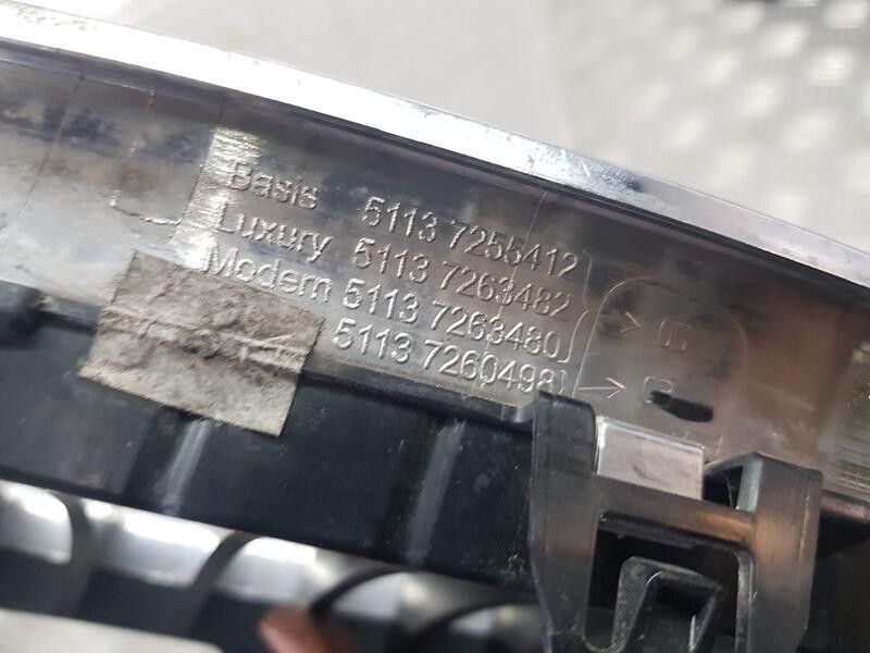 Recambio de rejilla delantera para bmw serie 3 lim. (f30) 318 d referencia OEM IAM 51137255412  DERECHA