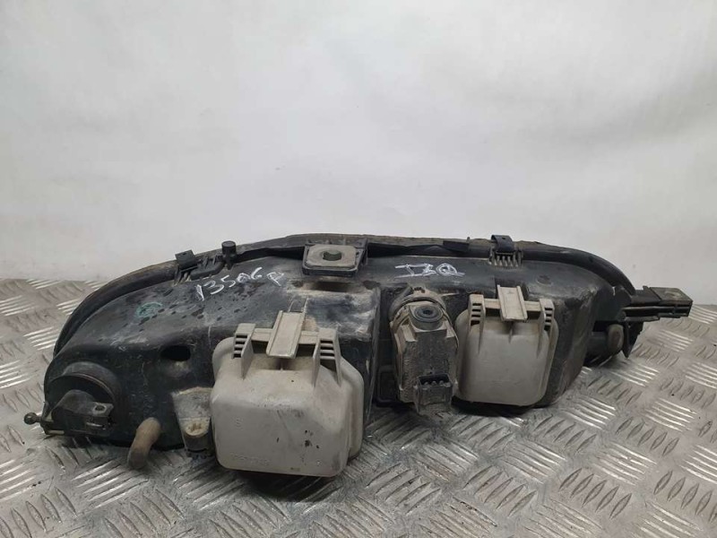 Recambio de faro izquierdo para fiat bravo (182) jtd 105 / 100 trofeo referencia OEM IAM SIN REF  