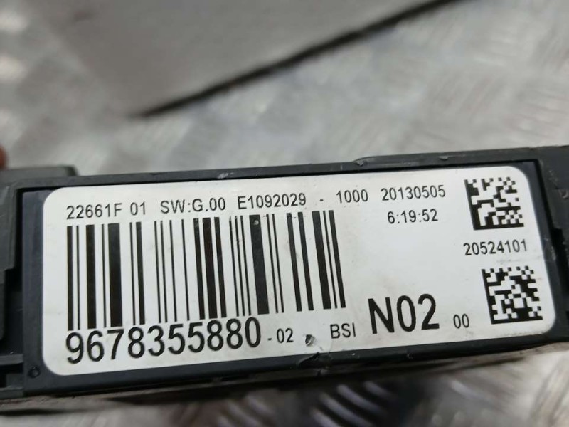 Recambio de caja reles / fusibles para citroën c-elysée seduction referencia OEM IAM 9678355880 20130505 