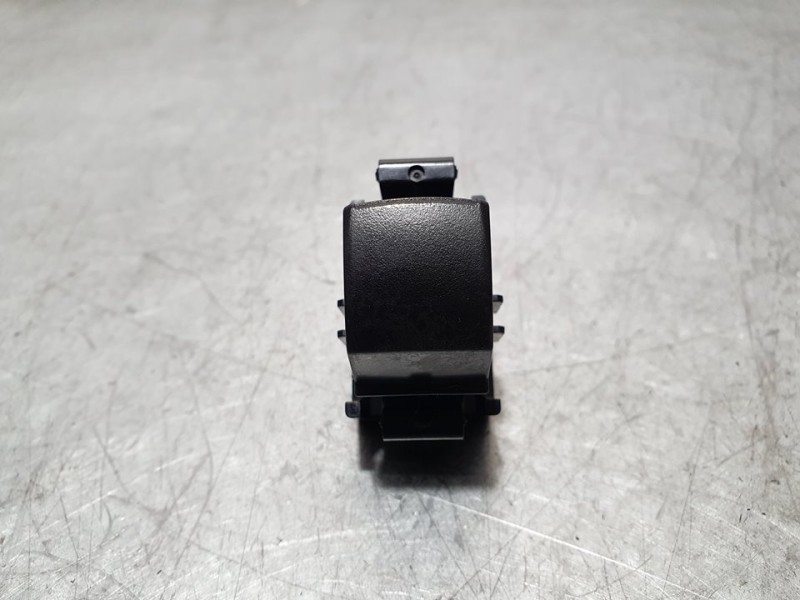 Recambio de mando elevalunas delantero izquierdo para mitsubishi space star 120 kaiteki referencia OEM IAM 8608A320  