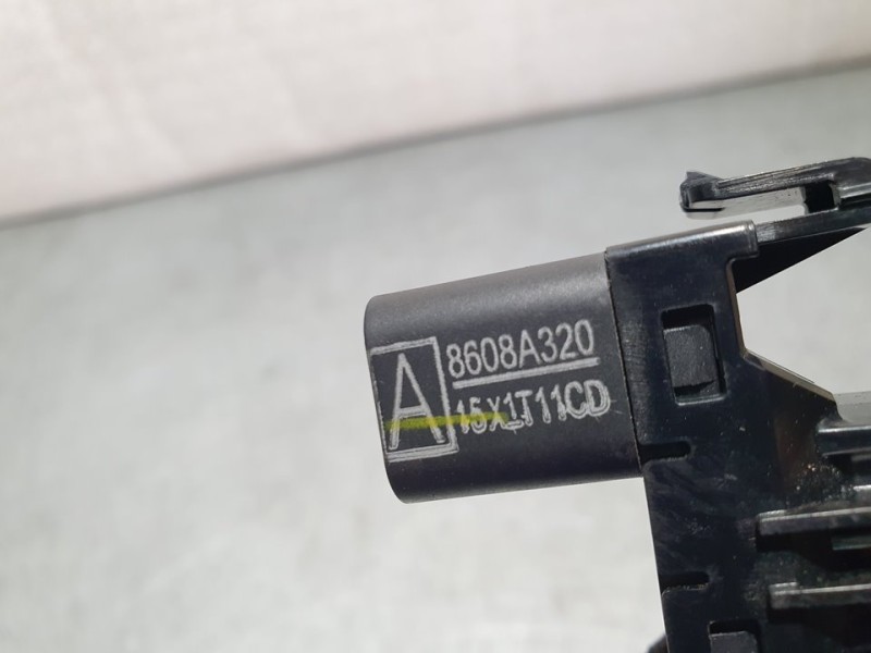 Recambio de mando elevalunas delantero izquierdo para mitsubishi space star 120 kaiteki referencia OEM IAM 8608A320  