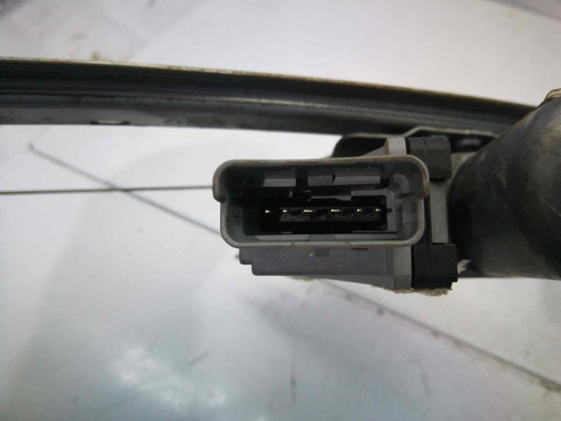 Recambio de elevalunas delantero izquierdo para citroën c3 1.4 sx plus referencia OEM IAM  400619F ELECTRICO 6 PINS