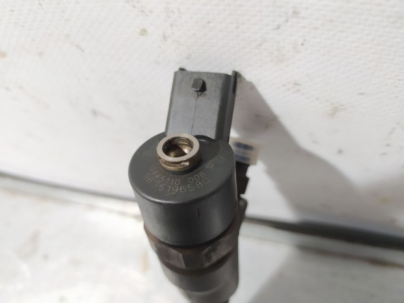 Recambio de inyector para peugeot 406 berlina (s1/s2) srdt referencia OEM IAM 9635196580 0445110008 BOSCH