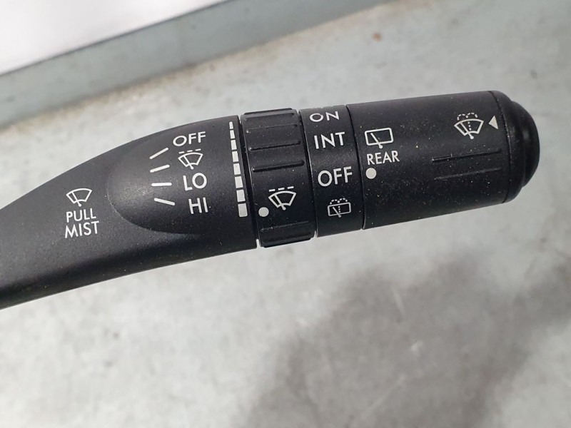 Recambio de mando limpia para subaru legacy familiar/outback b13 (bp) 2.5i outback referencia OEM IAM 17A164LH1  SIN REFERENCIA