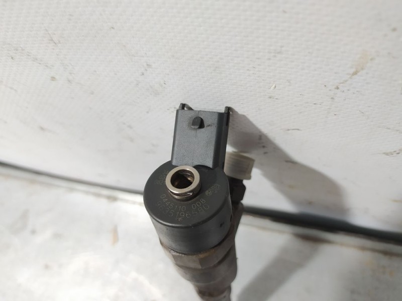 Recambio de inyector para peugeot 406 berlina (s1/s2) srdt referencia OEM IAM 9635196580 0445110008 BOSCH