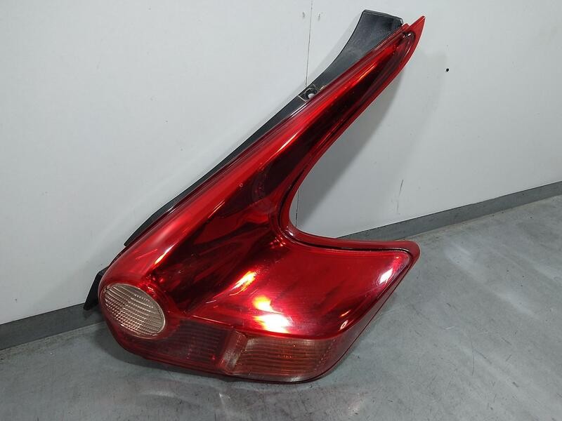 Recambio de piloto trasero derecho para nissan juke (f15) acenta referencia OEM IAM 265501KA0B 265501KA0A 