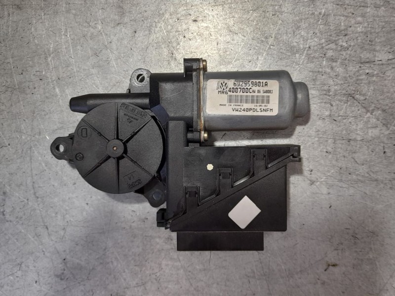 Recambio de motor elevalunas delantero derecho para kia cee´d attract referencia OEM IAM 6Q2959801A ELECTRICO 26 PINES 400700T5