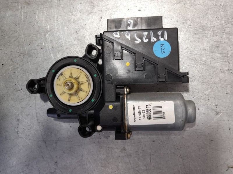 Recambio de motor elevalunas delantero derecho para kia cee´d attract referencia OEM IAM 6Q2959801A ELECTRICO 26 PINES 400700T5