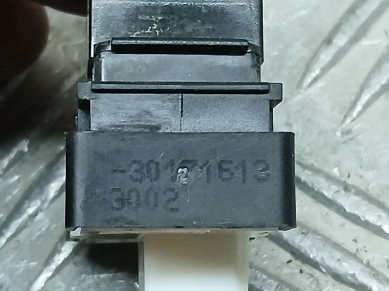 Recambio de mando elevalunas delantero derecho para fiat ducato furgón ta 30 (290) l2h2 rs: 3450 mm 140 referencia OEM IAM 73573