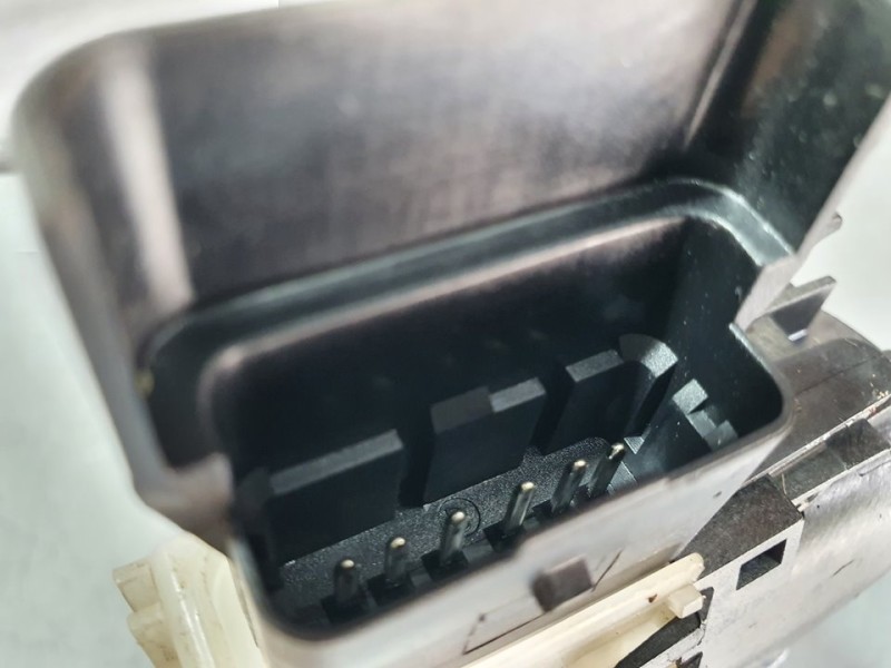 Recambio de cerradura puerta delantera izquierda para citroën c3 feel referencia OEM IAM 123981 16942935 6 PINES