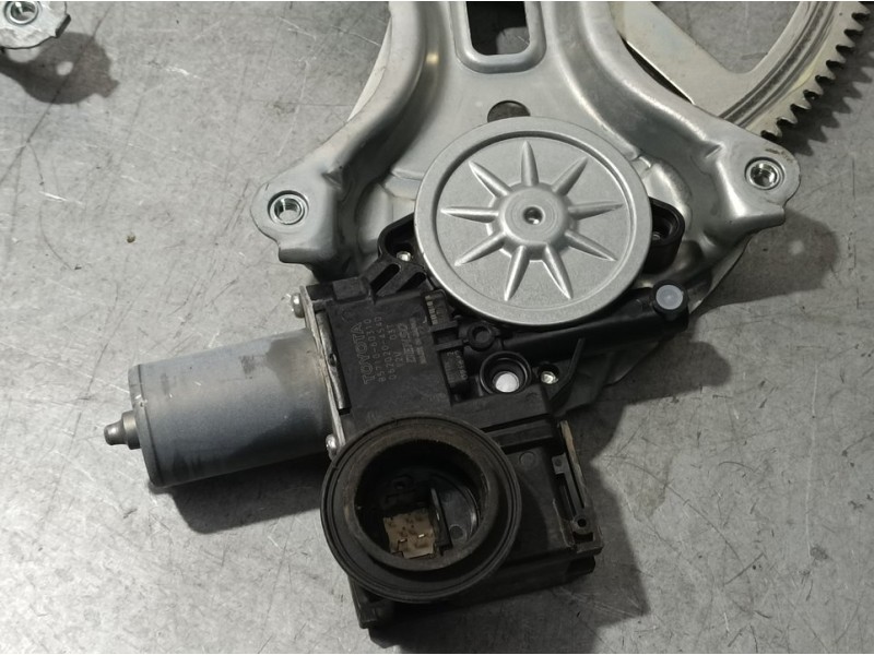 Recambio de elevalunas delantero derecho para toyota land cruiser (j15) 2.8 cat referencia OEM IAM 8571060310 620204540 DENSO EL