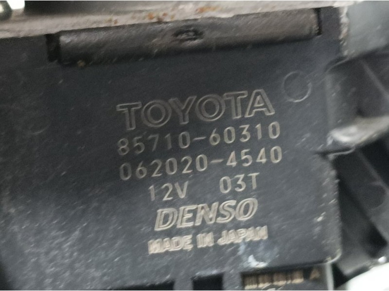 Recambio de elevalunas delantero derecho para toyota land cruiser (j15) 2.8 cat referencia OEM IAM 8571060310 620204540 DENSO EL