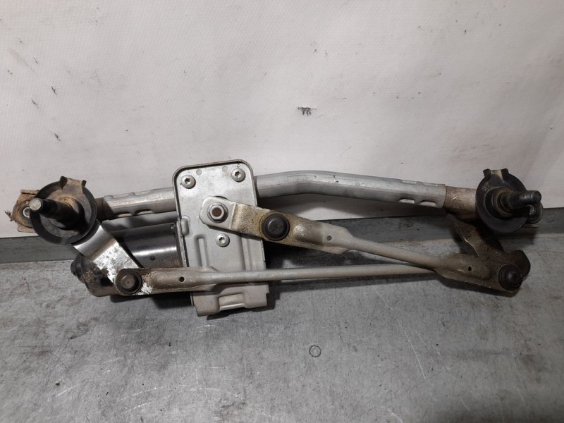 Recambio de motor limpia delantero para kia cee´d attract referencia OEM IAM SIN REF  