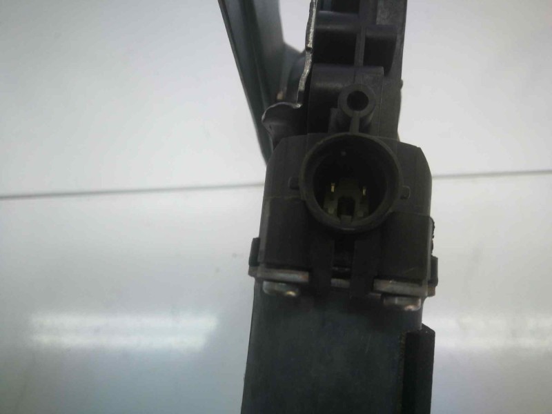 Recambio de elevalunas trasero derecho para nissan note (e11e) acenta referencia OEM IAM 400929A  DOS PINS