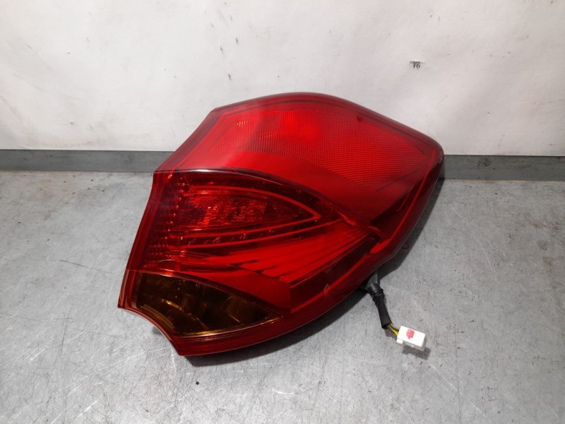 Recambio de piloto trasero derecho para kia cee´d attract referencia OEM IAM SIN REF  EXTERIOR/TOCADO