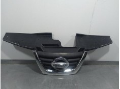 Recambio de rejilla delantera para nissan juke (f15) acenta referencia OEM IAM 620701ka6a  