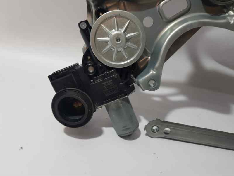 Recambio de elevalunas delantero izquierdo para toyota land cruiser (j15) 2.8 cat referencia OEM IAM 8572060310 0620204550 DENSO