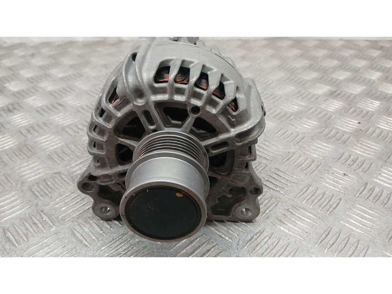 Recambio de alternador para seat leon (5f1) 1.4 tsi referencia OEM IAM 04E903015 VALEO 2715542C
