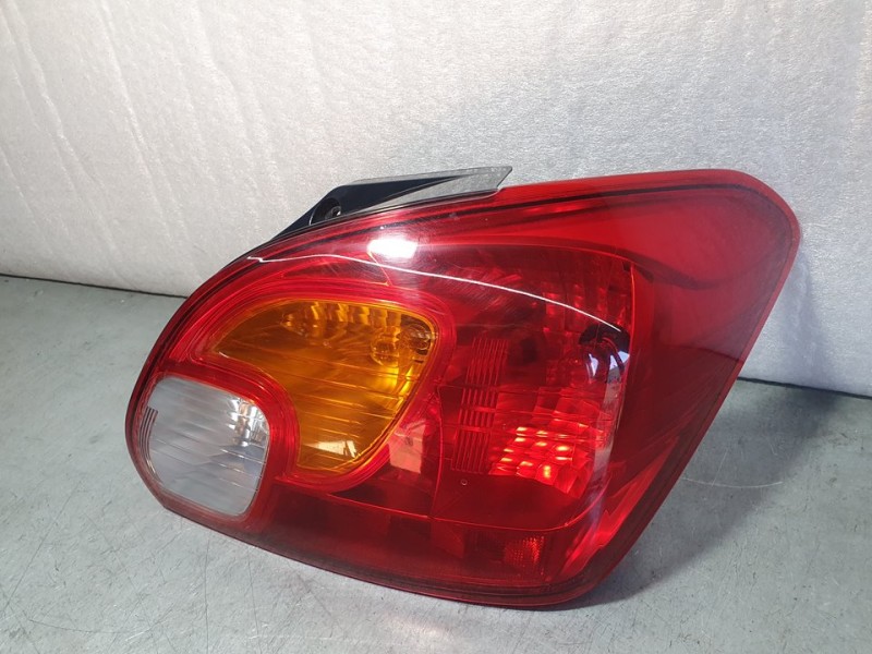 Recambio de piloto trasero derecho para mitsubishi space star 120 kaiteki referencia OEM IAM SIN REF  