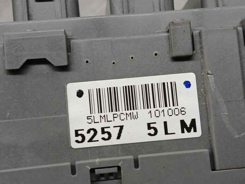 Recambio de caja reles / fusibles para honda cr-v (re) elegance referencia OEM IAM SWAG632 52575LM 