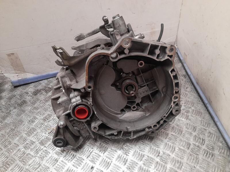 Recambio de caja cambios para opel corsa d 111 years referencia OEM IAM 55193621 93191605 5 VELOCIDADES