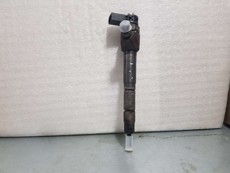 Recambio de inyector para volkswagen crafter caja cerrada 2.0 tdi referencia OEM IAM 03L130277Q 0445110641 BOSCH