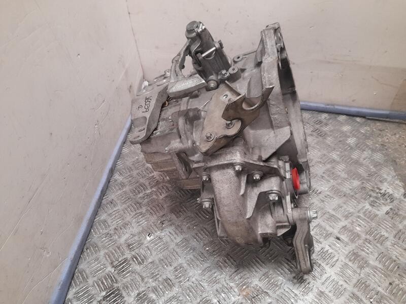 Recambio de caja cambios para opel corsa d 111 years referencia OEM IAM 55193621 93191605 5 VELOCIDADES