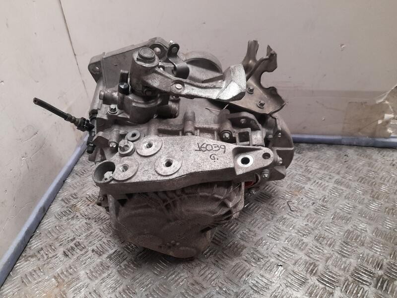 Recambio de caja cambios para opel corsa d 111 years referencia OEM IAM 55193621 93191605 5 VELOCIDADES