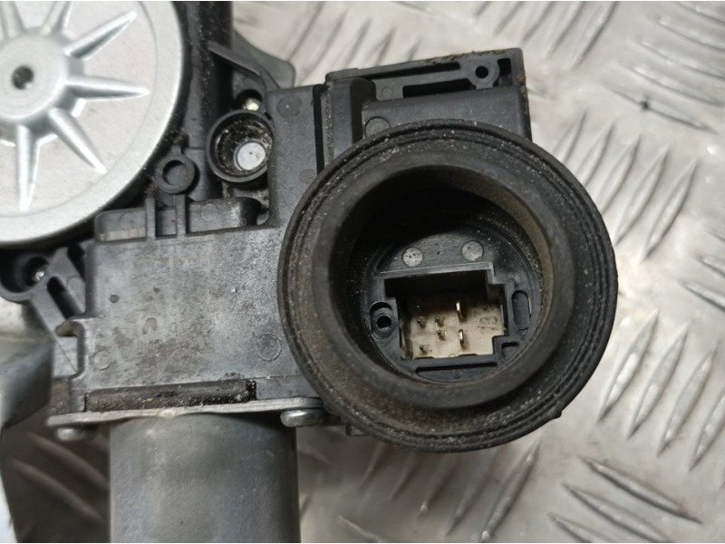 Recambio de elevalunas trasero izquierdo para toyota land cruiser (j15) 2.8 cat referencia OEM IAM 8571060340 062204530 ELÉCTRIC