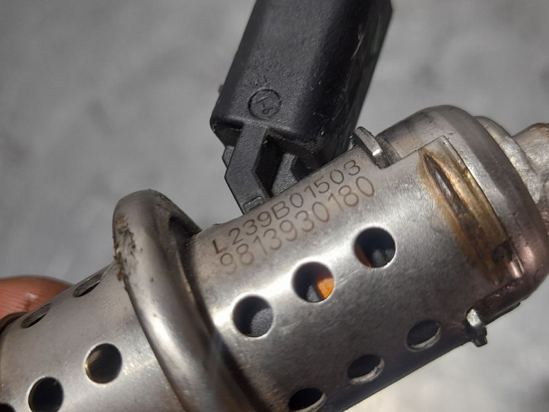 Recambio de inyector adblue para peugeot 208 (p2) active referencia OEM IAM 9813930180  