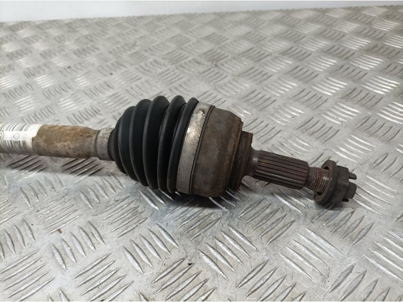 Recambio de transmision delantera derecha para renault kangoo profesional referencia OEM IAM 8200768656  