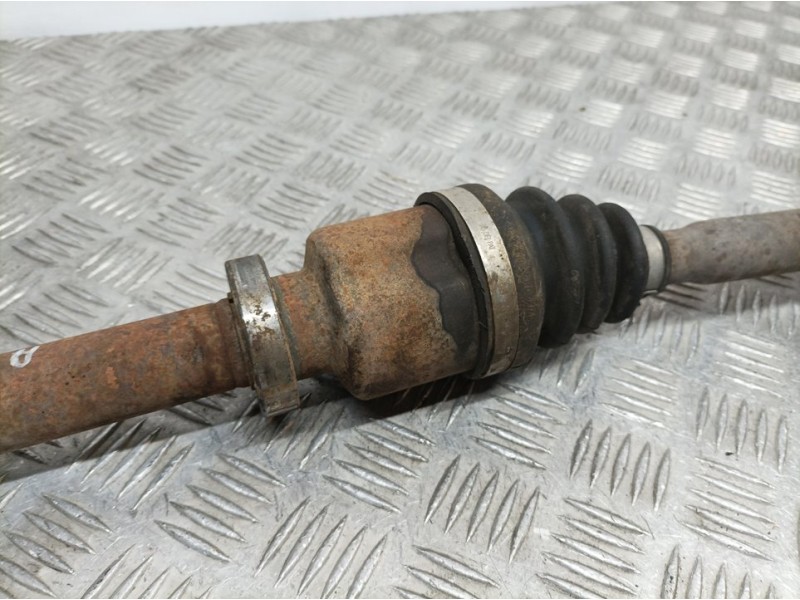 Recambio de transmision delantera derecha para renault kangoo profesional referencia OEM IAM 8200768656  