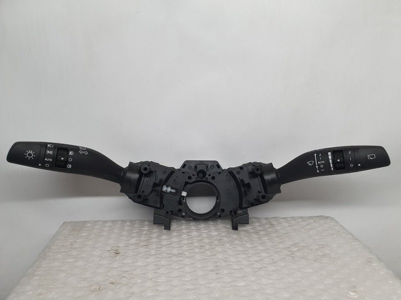 Recambio de mando luces y limpia para kia rio (yb) hibrid referencia OEM IAM 93404D4962  
