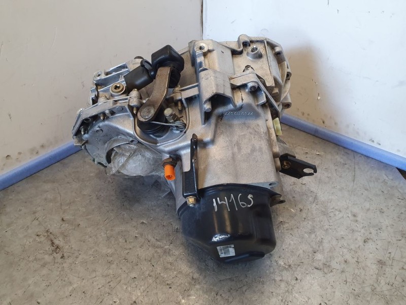 Recambio de caja cambios para renault megane i fase 2 classic (la..) 1.9 d rt referencia OEM IAM JB1962 S010225 5VELOCIDADES