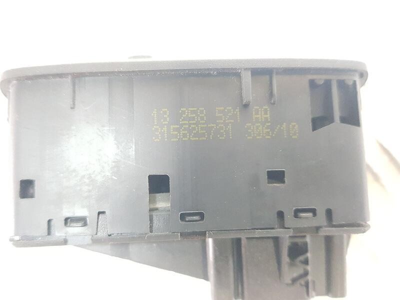 Recambio de mando elevalunas delantero izquierdo para opel corsa d 111 years referencia OEM IAM 13258521  C/ MANDO RETROVISOR