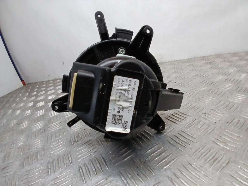 Recambio de motor calefaccion para peugeot 5008 gt line referencia OEM IAM 5P130000861081 EJV00003 DENSO